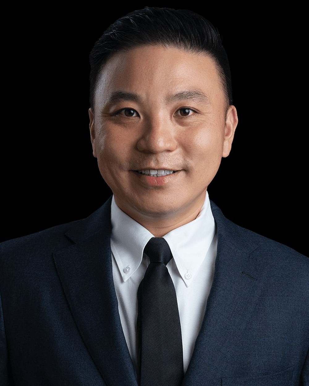 Portrait of Dr Daniel Tan, Director and Senior Consultant Radiation Oncologist at AARO.